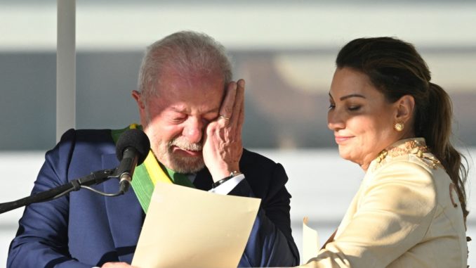 Lula llora