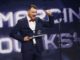 Paris (France), 27/02/2023.- Polish soccer player Marcin Oleksy of Warta Pozna with his FIFA Puskas Award on stage during the The Best FIFA Football Awards 2022 ceremony in Paris, France, 27 February 2023. (Francia) EFE/EPA/YOAN VALAT