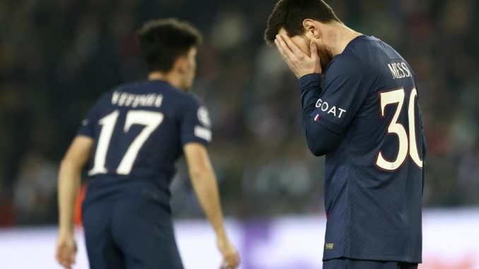 Paris (France), 14/02/2023.- Lionel Messi (R) of PSG reacts during the UEFA Champions League Round of 16, 1st leg match between Paris Saint-Germain and Bayern Munich in Paris, France, 14 February 2023. (Liga de Campeones, Francia) EFE/EPA/MOHAMMED BADRA