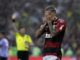 AMDEP1867. RÍO DE JANEIRO (BRASIL), 28/02/2023.- Pedro de Flamengo reacciona hoy, en la final de la Recopa Sudamericana entre Flamengo e Independiente del Valle (IDV) en el estadio Maracaná en Río de Janeiro (Brasil). EFE/Antonio Lacerda