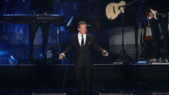 El cantante mexicano Luis Miguel reaparece y anuncia gira para 2023