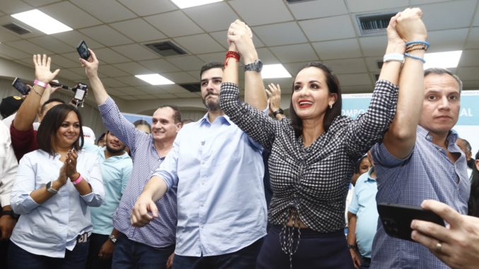 SUFRAGIO-2023-ALVAREZ-AGUIÑAGA