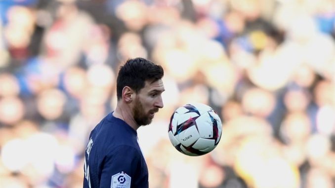 Paris (France), 19/03/2023.- Paris Saint Germain's Lionel Messi in action during the French Ligue 1 soccer match between Paris Saint Germain and Stades Rennais FC in Paris, France, 19 March 2023. (Francia) EFE/EPA/MOHAMMED BADRA