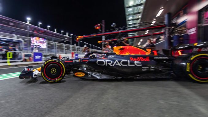 Jeddah (Saudi Arabia), 17/03/2023.- Dutch driver Max Verstappen of Red Bull Racing leaves the pit during the second practice session at the Jeddah Corniche Circuit, Saudi Arabia, 17 March 2023. The Formula One Grand Prix of Saudi Arabia will take place on 19 March. (Fórmula Uno, Arabia Saudita) EFE/EPA/STR