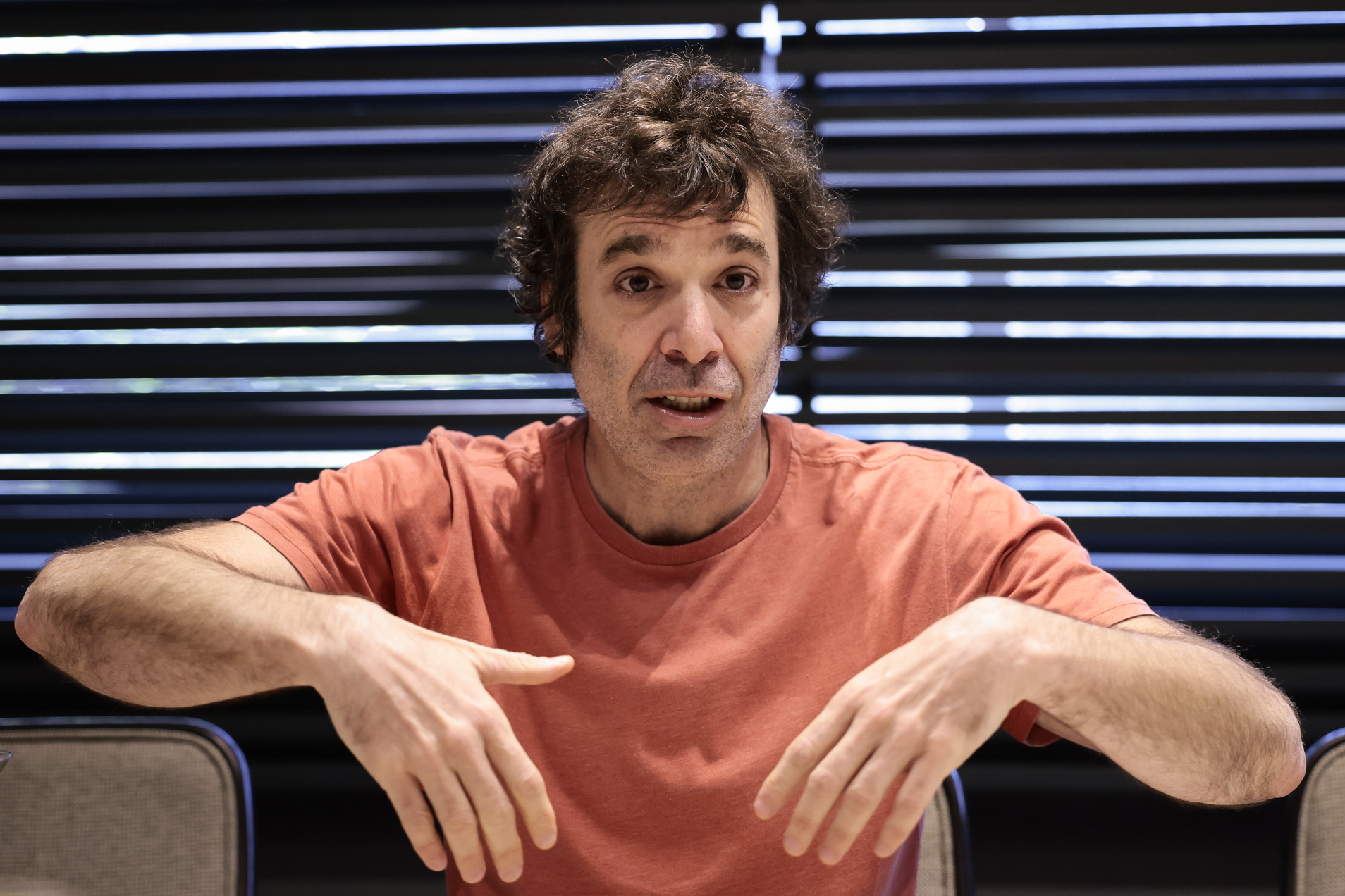 Neurocientífico Mariano Sigman asegura que «la palabra nos salva»