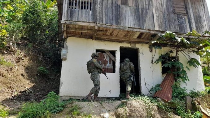 Militares