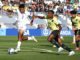 AMDEP1302. SAN JUAN (ARGENTINA), 20/05/2023.- Caleb Wiley (i) de Estados Unidos disputan un balón con Daniel de la Cruz de Ecuador hoy, en un partido del grupo B de la Copa Mundial de Fútbol sub-20 entre Estados Unidos y Ecuador en el estadio Bicentenario en San Juan (Argentina). EFE/ Marcos Urisa