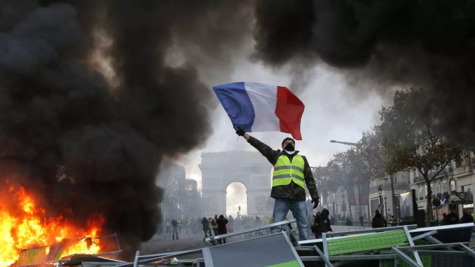 foto obtenida de Twitter, movilizaciones Francia 1 de mayo