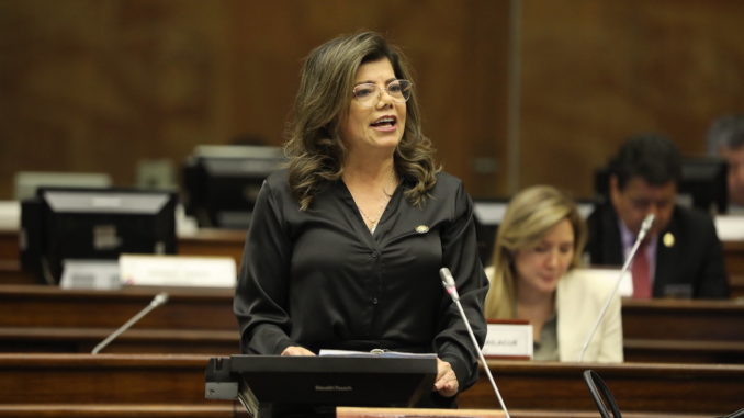 karen noblecilla