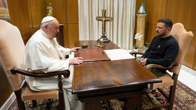 papa-zelenski Imagen tomada de twitter @vaticannews_es