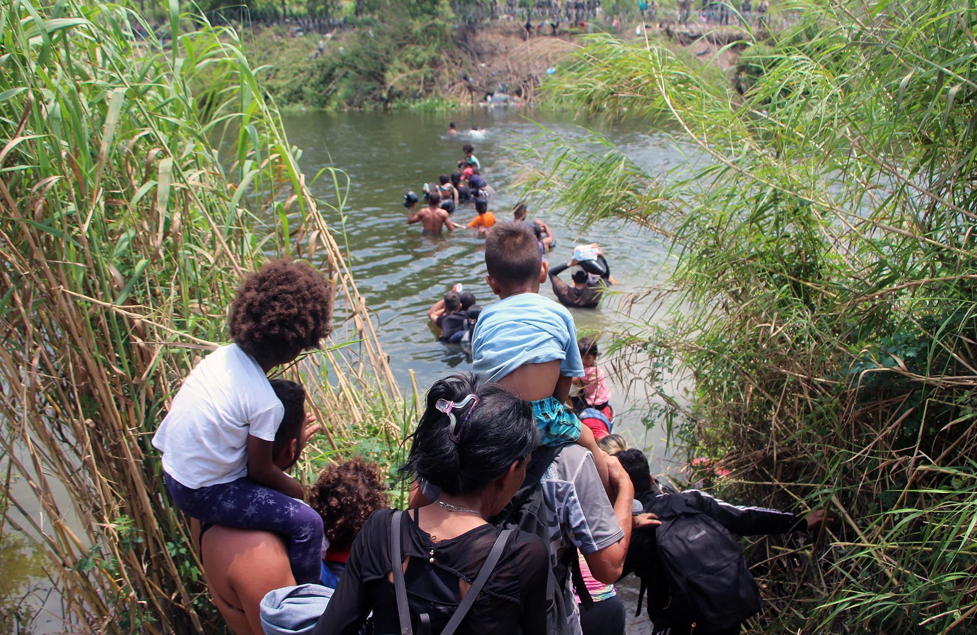 Termina T tulo 42 Y Migrantes Siguen Lanz ndose Al R o Bravo termina-t-tulo-42-y-migrantes-siguen-lanz-ndose-al-r-o-bravo