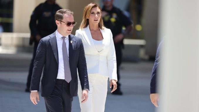 Miami (United States), 13/06/2023.- Lawyer for US former President Donald Trump, Alina Habba (R), arrives at the Wilkie D. Ferguson United States Courthouse where Trump is scheduled to surrender to federal authorities in Miami, Florida, USA, 13 June 2023. Trump is facing multiple federal charges stemming from an US Justice Department investigation led by Special Counsel Jack Smith related to Trump's alleged mishandling of classified national security documents. (Estados Unidos) EFE/EPA/JUSTIN LANE