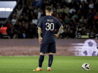 Paris (France), 15/04/2023.- Paris Saint Germain's Lionel Messi reacts during the French Ligue 1 soccer match between Paris Saint Germain and Clermont Foot 63 in Paris, France, 03 June 2023. (Francia) EFE/EPA/CHRISTOPHE PETIT TESSON