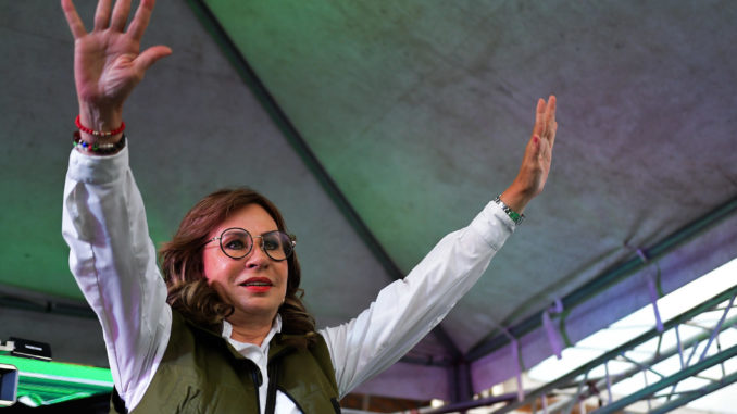 Cierre de campaña de la candidata presidencial y exprimera dama guatemalteca Sandra Torres