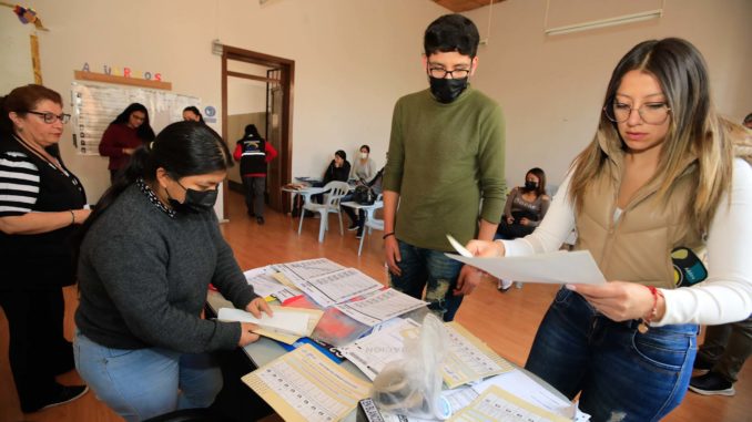 2-2A-2col-cne-capacitacion-juntas-receptoras-del-voto-31-enero-2023-xca-2