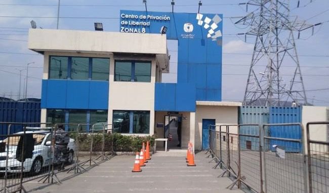 F1wQM47WYAEZlRc