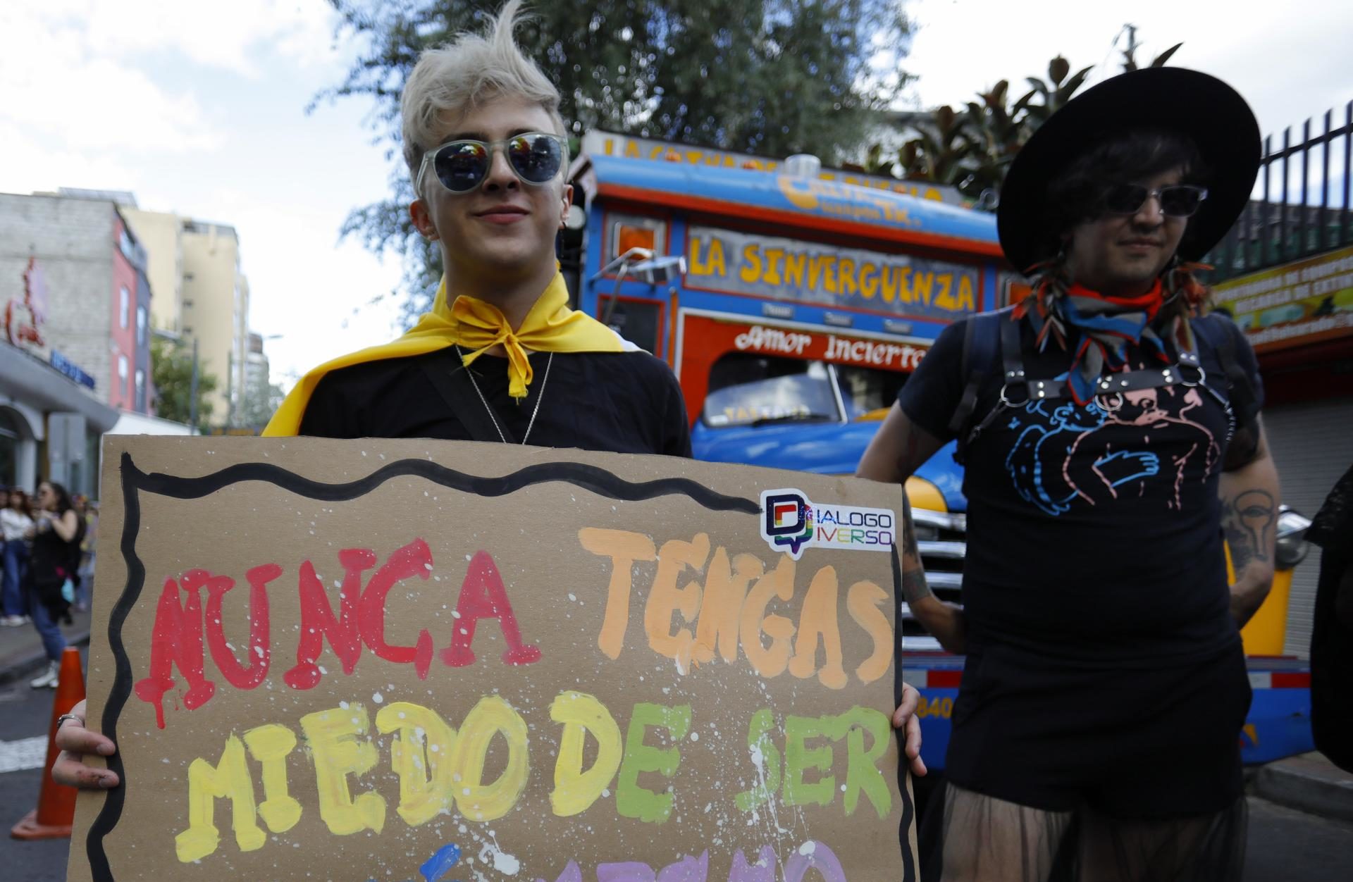 Marcha de colectivos de la comunidad LGTBI+ en Ecuador