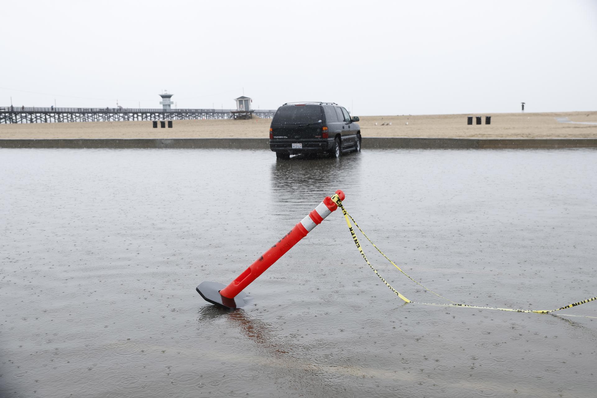 Tormenta tropical Hilary ingresa a territorio estadounidense trayendo intensas lluvias
