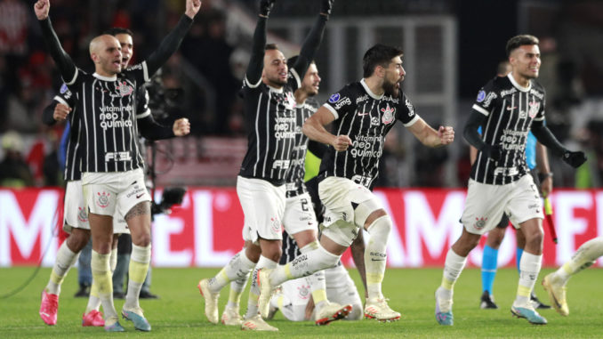 Estudiantes - Corinthians