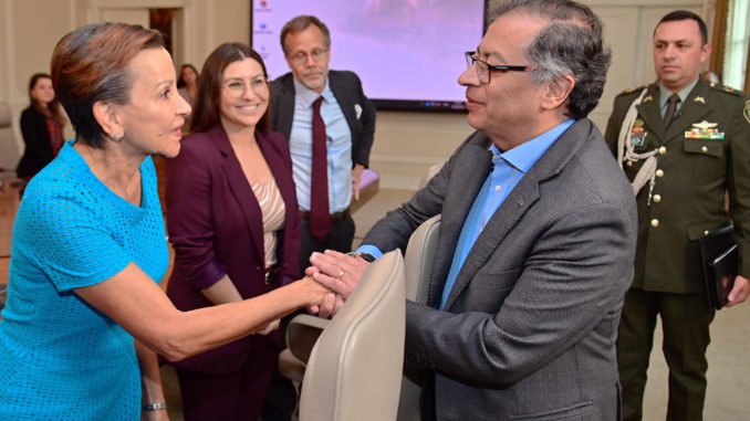 Presidente de Colombia se re˙ne con delegaciÛn de congresistas de EEUU