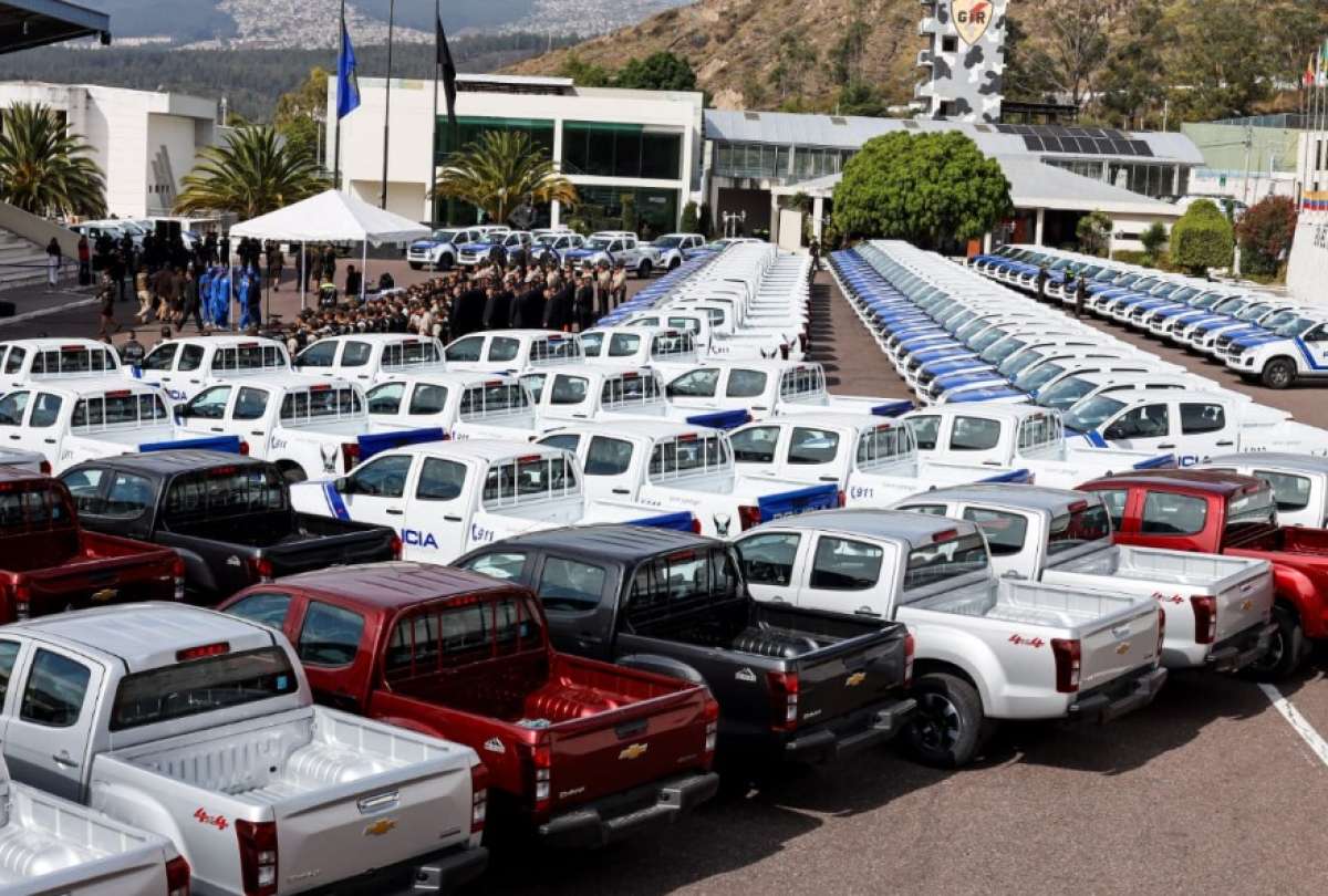 El Gobierno entregó nuevo equipamiento a la Policía
