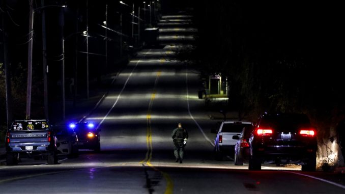 Al menos veinte muertos en un tiroteo en Maine (EE.UU.), con el sospechoso a la fuga
