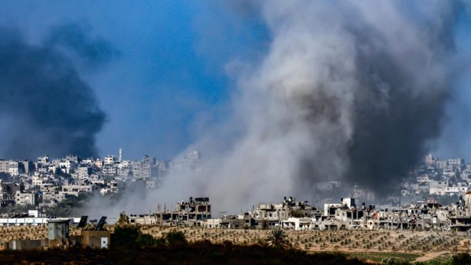 Las fuerzas israelíes amplían las operaciones terrestres en la Franja de Gaza