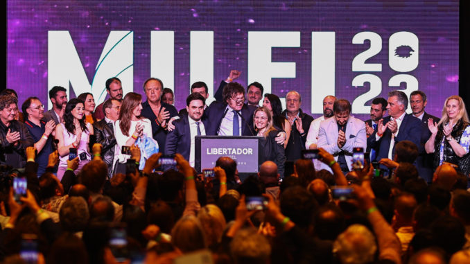 Javier Milei, el 'anticasta' encantador de jóvenes y desvalidos de la política argentina