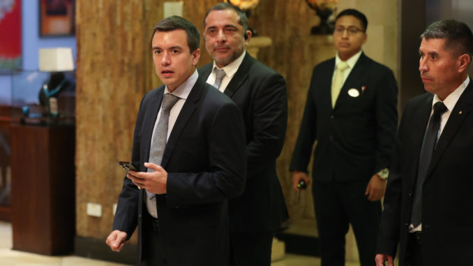 Noboa dice que recibirá un Ecuador con economía golpeada y "situación fiscal preocupante"