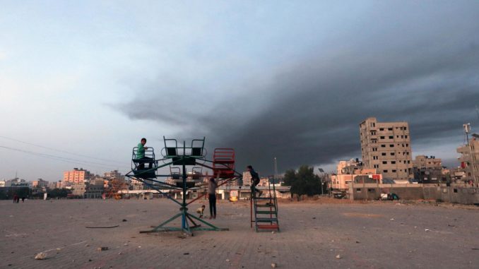 Israeli air strikes hit southern Gaza Strip
