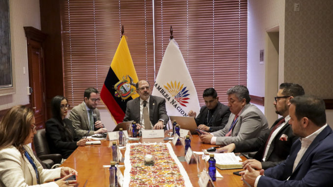 cal aprueba juicio contra la fiscal