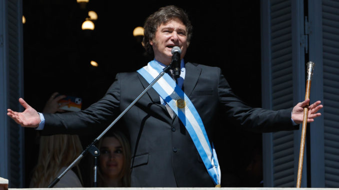Javier Milei pisa la Casa Rosada por primera vez como presidente de Argentina
