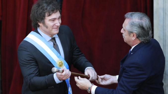 Javier Milei jura como presidente de Argentina