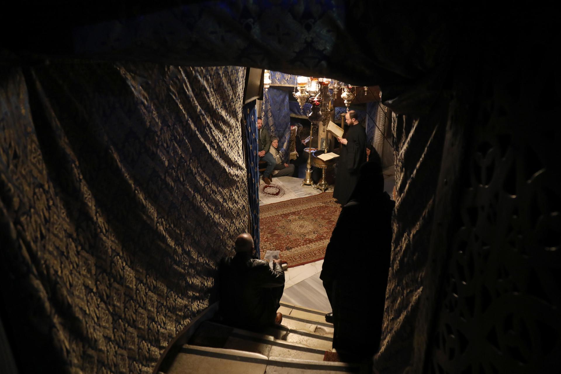 Church leaders in Bethlehem cancel public Christmas celebrations amid Israel-Gaza conflict