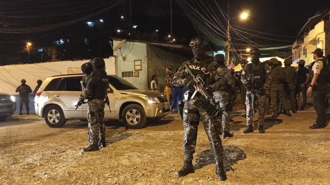 policia-esmeraldas