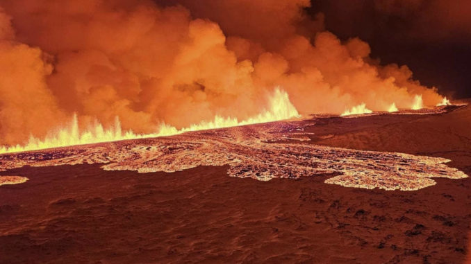 Volcán hace erupción al noreste de la ciudad islandesa de Grindavík
