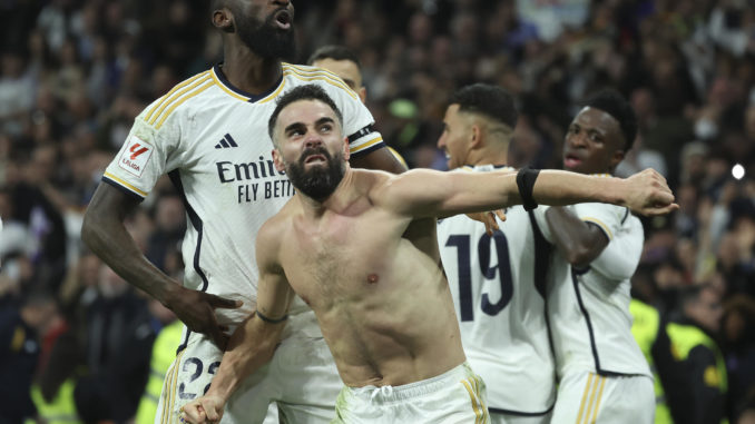 -FOTODELDIA- MADRID 21/01/2024.- El defensa del Real Madrid Dani Carvajal celebra su gol ante el Almería, durante el partido de LaLiga correspondiente a la jornada 21, y que enfrenta este domingo a Real Madrid y UD Almería en el Santiago Bernabéu. EFE/Kiko Huesca