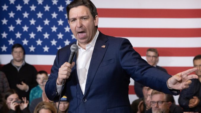 El gobernador de Florida, Ron DeSantis, abandona las primarias republicanas