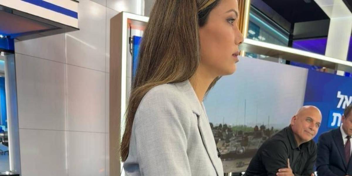 Una periodista en Israel es captada en vivo con un arma