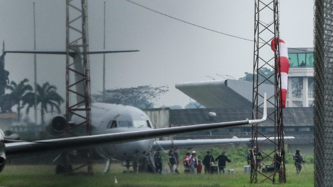 Llegan a Ecuador deportados desde Argentina los familiares del líder criminal 'Fito'