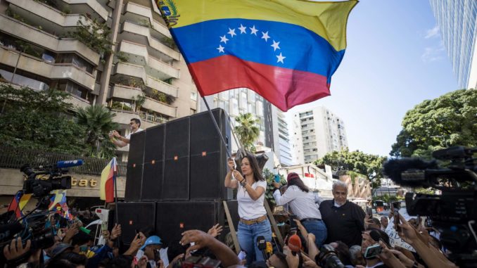 Oposición venezolana insiste en que se anuncie la fecha de las presidenciales de este año
