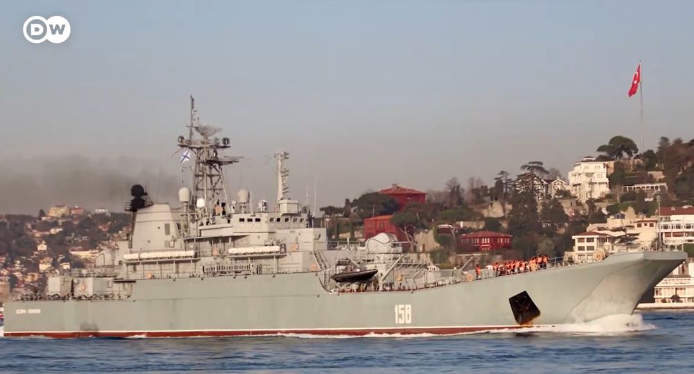 Ucrania hunde buque de la Armada de Rusia en el mar Negro