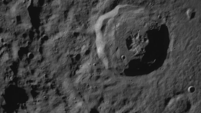Odiseo toma foto de la Luna previo a su histórico alunizaje de este jueves