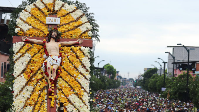 GYE-PROCESION CRISTO CONSUELO