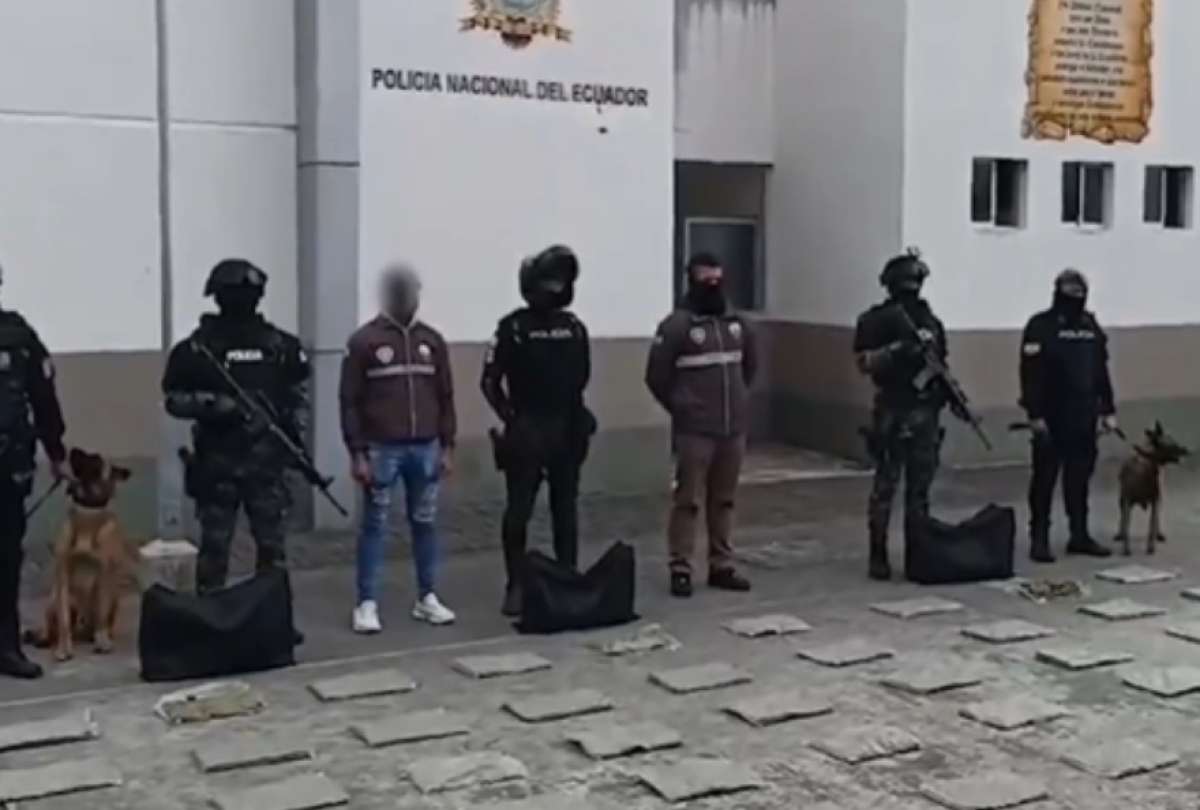 Policía Nacional detiene a un tipo con droga en su equipaje