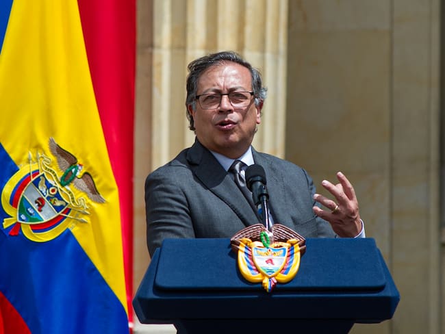 Petro suspende el gabinete bilateral con Ecuador 