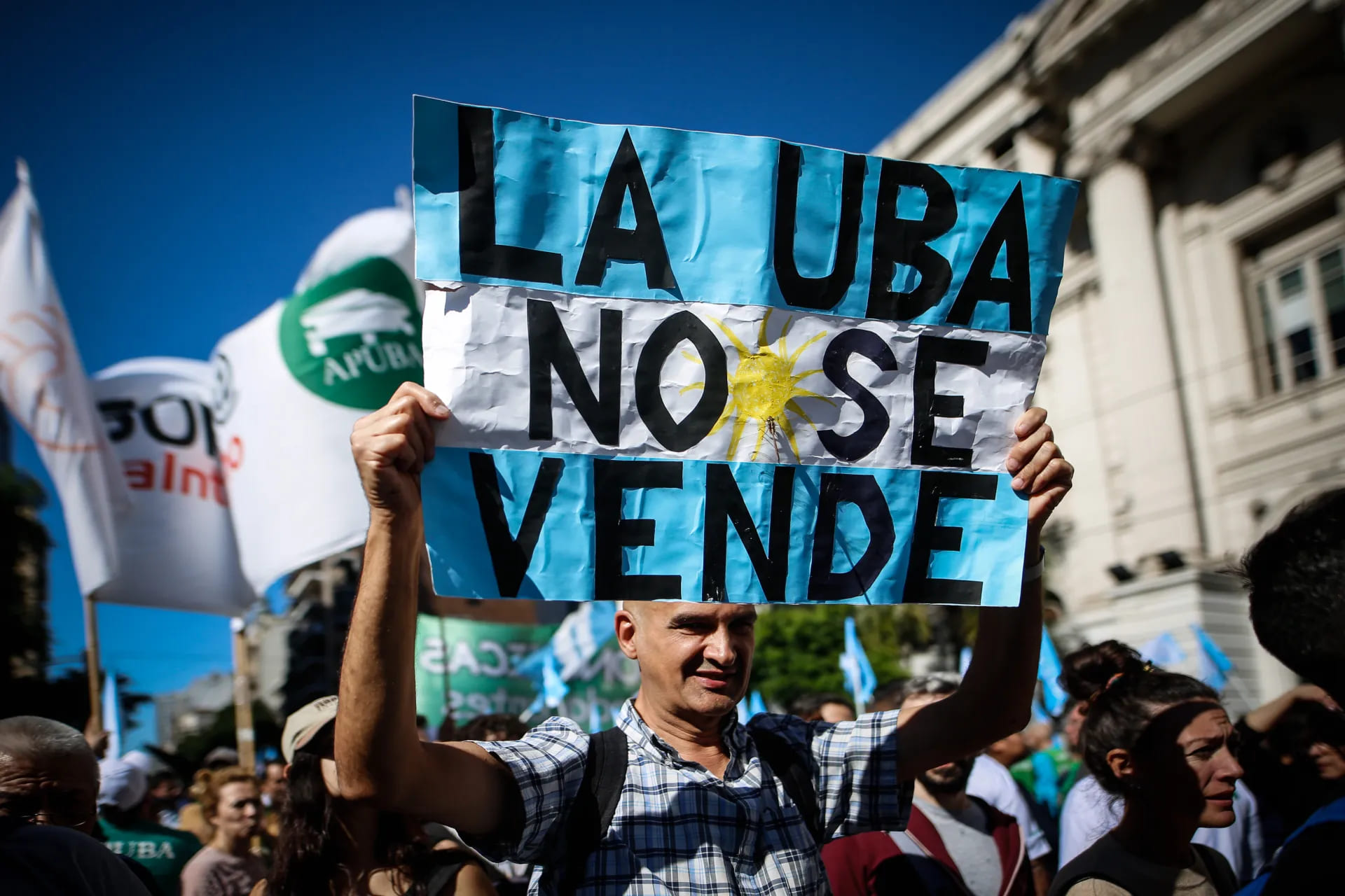 Marchas en defensa de la universidad pública en Argentina