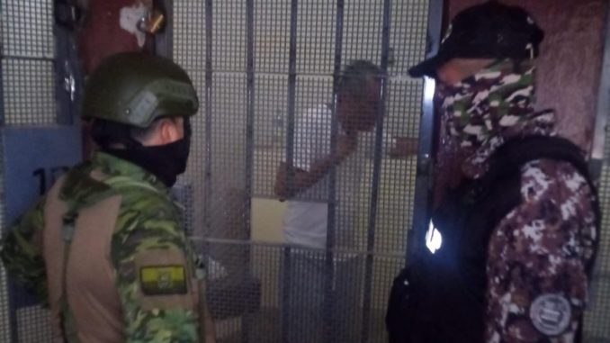 glas en la roca
