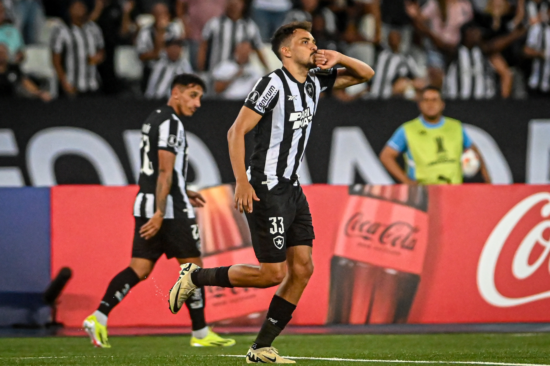 3-1. Luiz Henrique revive al Botafogo y pone al rojo vivo el Grupo D