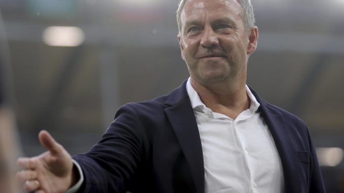 Hans Flick firma dos temporadas con el Barcelona